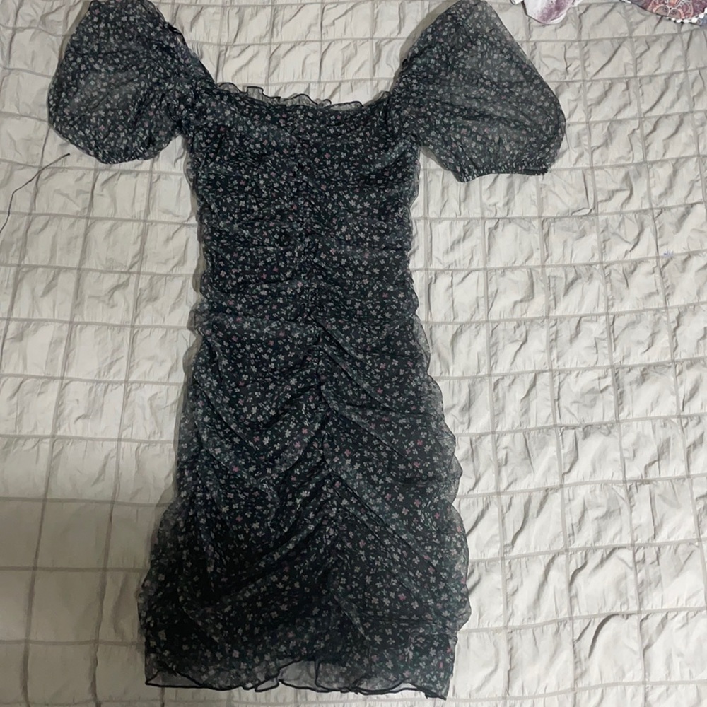 Puffy sleeve dress